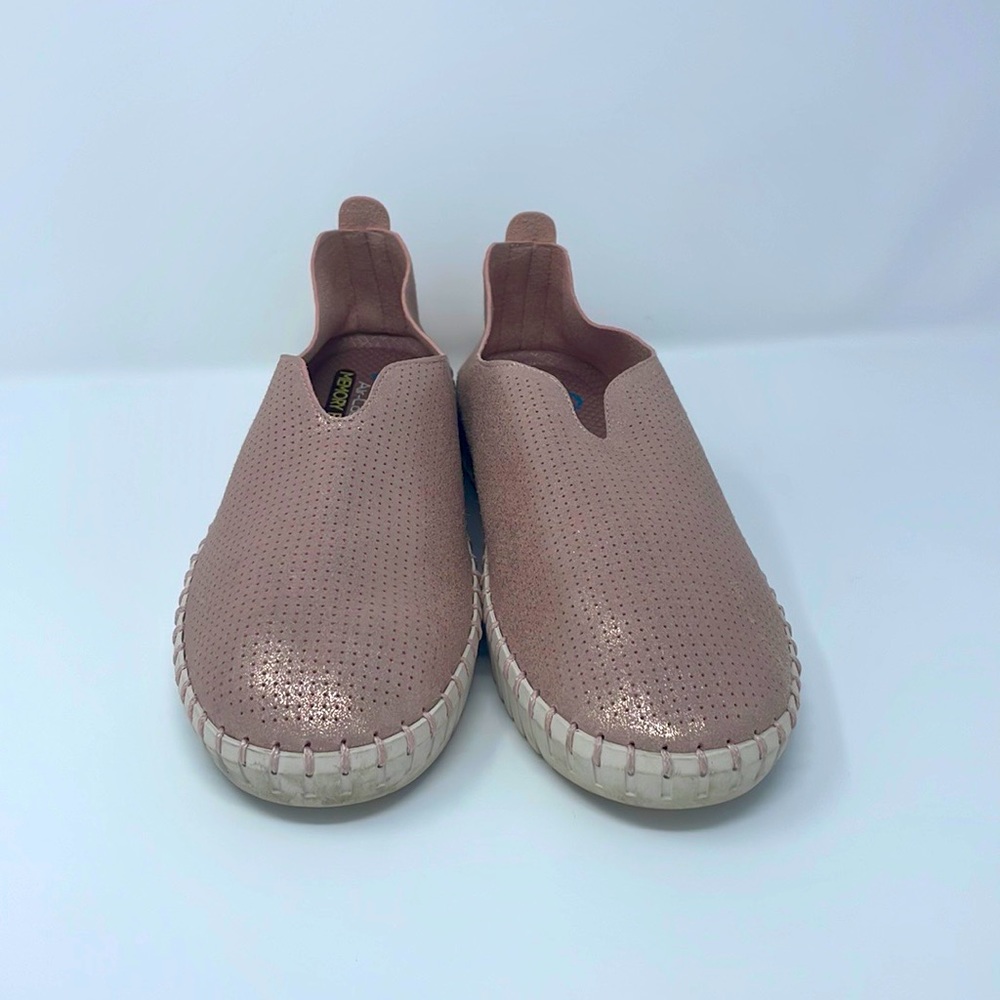 Women’s Light Pink Skechers Slip-Ons